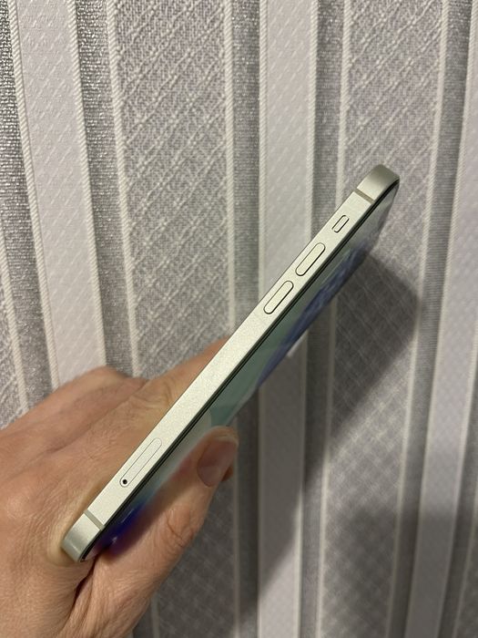 Apple iPhone 12 64 gb. Неверлок, акб 90%