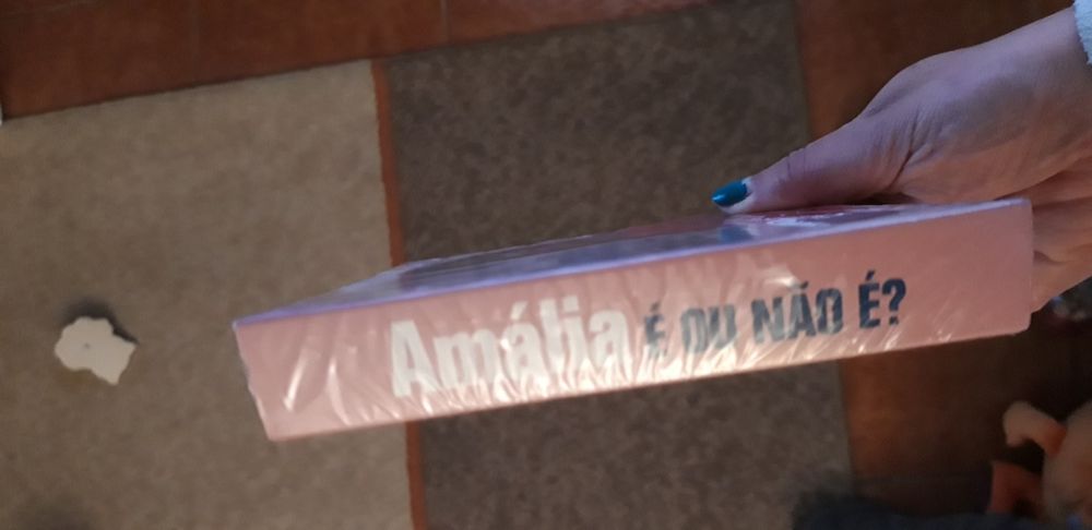 6 CDs, 1 triple CD, new fados; one is a triple CD with 3 additional bonus CDs64564404564354121