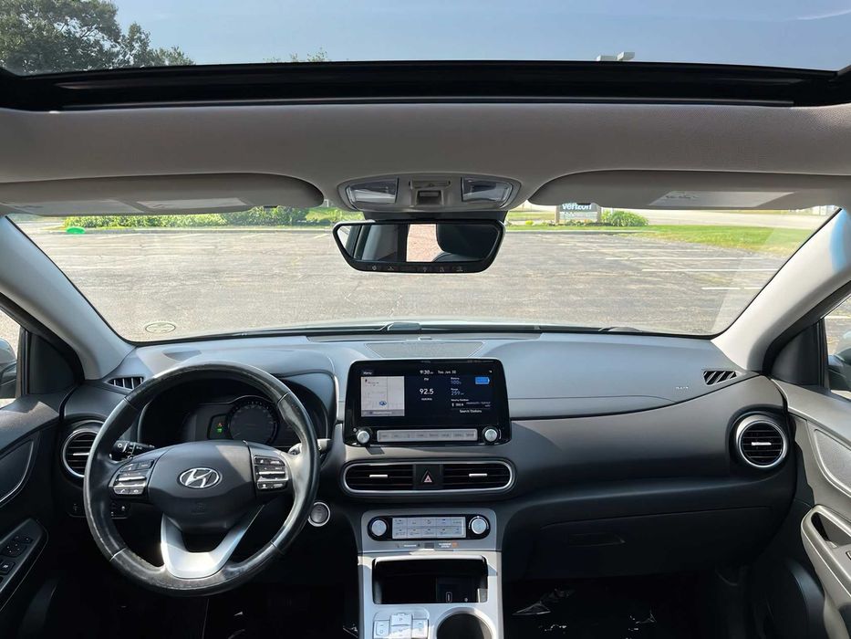Hyundai Kona EV      2021