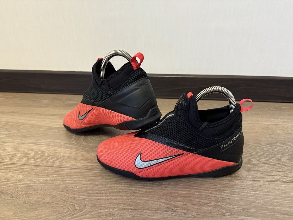 Сороконожки Nike phantom vsn 37.5 розмір