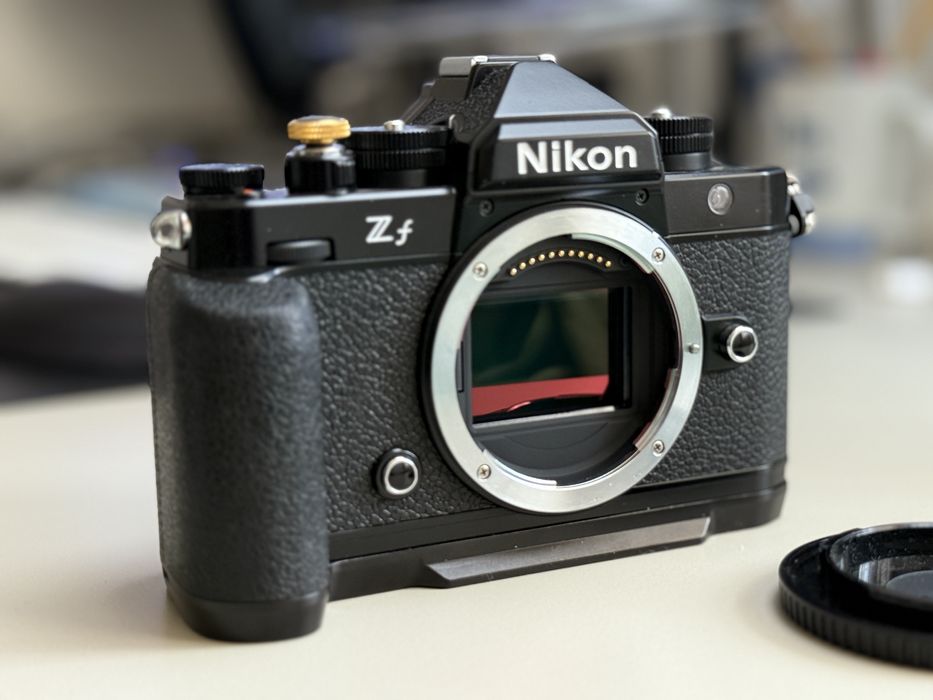 Nikon ZF + Grip Smallrig