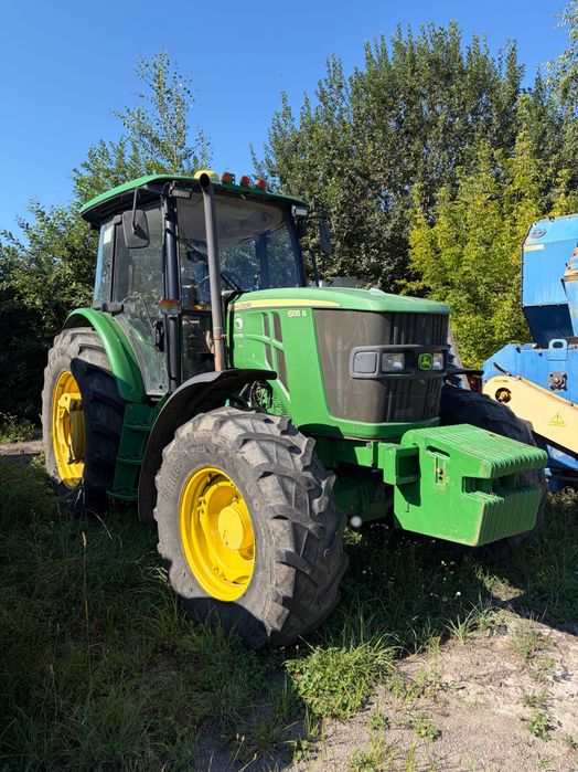 Трактор John Deere 6135B