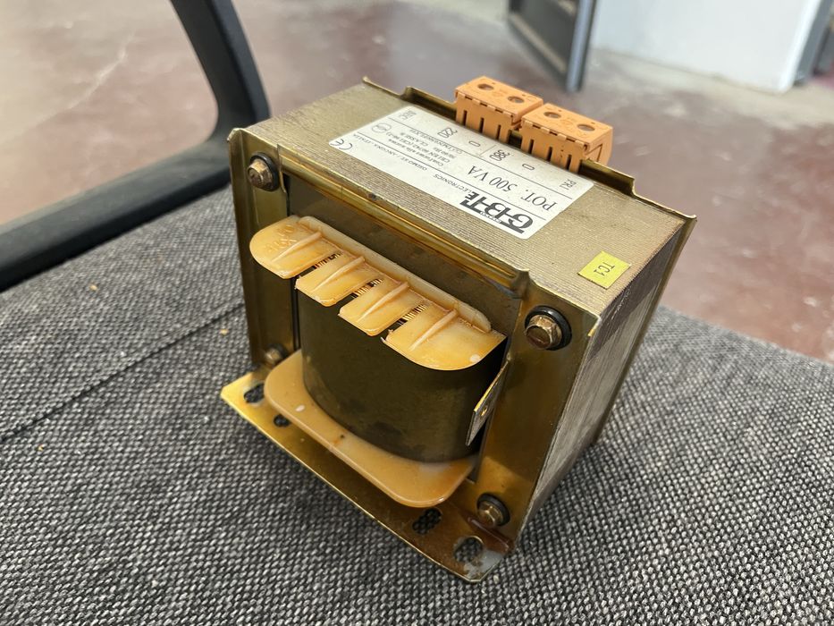 Transformador 380V-220V