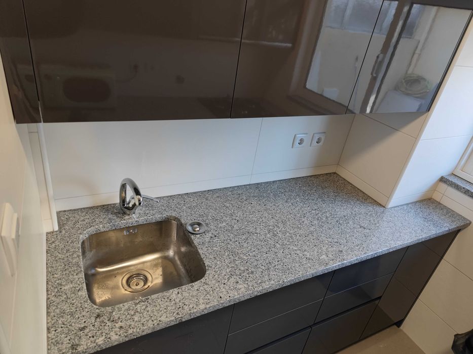 Quarto com WC - casa banho privado perto das Universidades (Permite deslocação a pé)