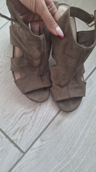 Sandałki buty na klocku 41