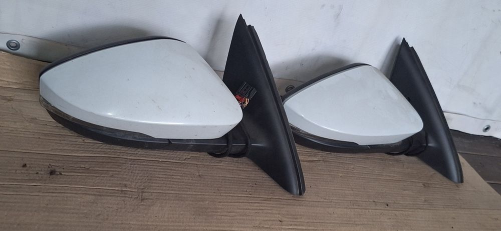 Продам дзеркало Octavia a7