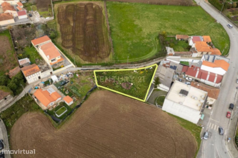 Terreno à venda em Milheirós, Maia - Oportunidade Única!