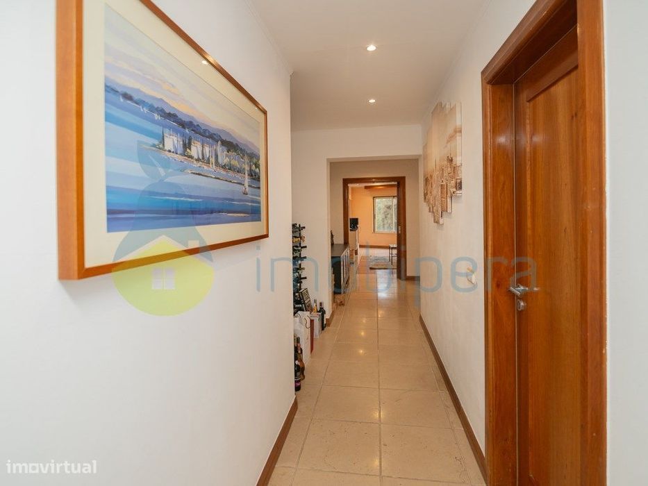 Excelente apartamento T2 localizado sobre o Rio Arade na Boca do Ri...