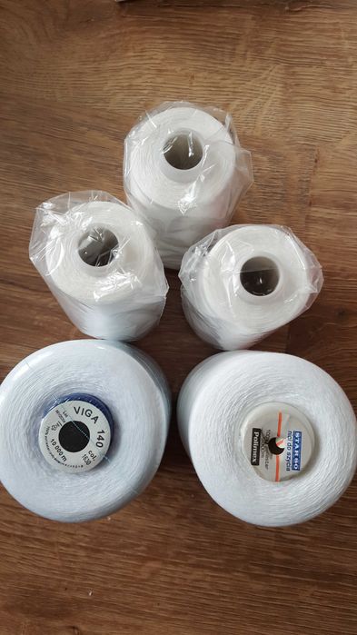 zestaw nici - białe i czarne