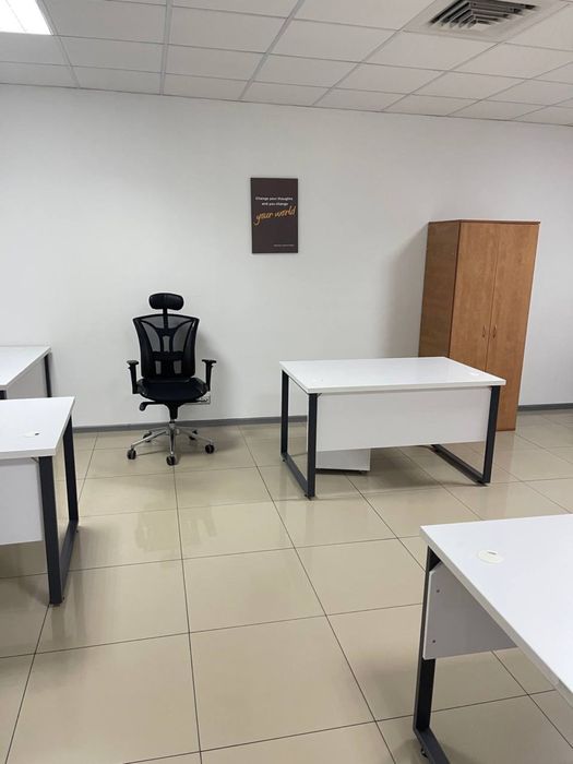 РАСПРОДАЖА офисных столов и кресел большой выбор для офиса
