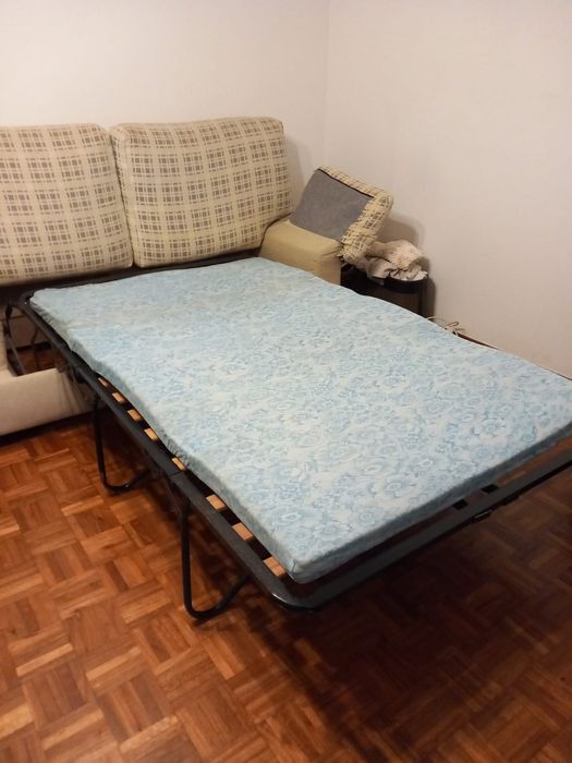 Sofá-Cama com Estrutura Reforçada (Estilo Divã)