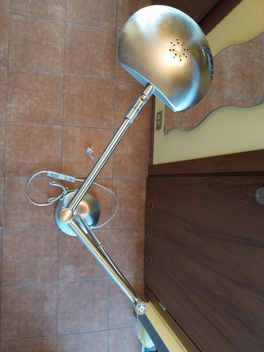 Lampa stojąca ze ściemniaczem