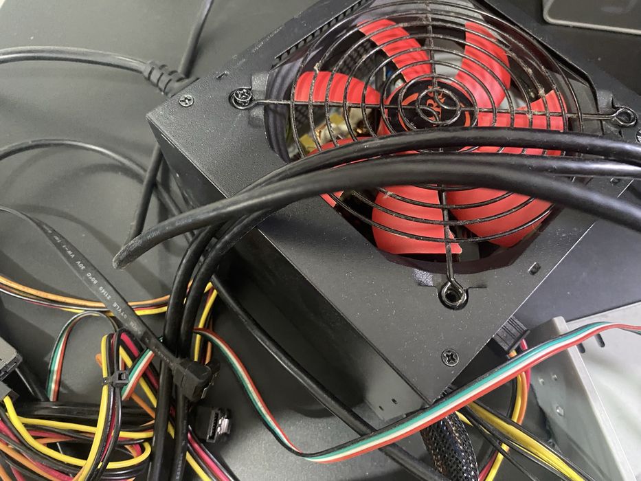 Vendo PC funcional i5 a 8gb RAM sem caixa - ler descrição