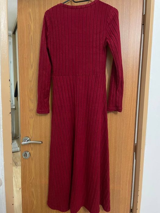 Теплое платье винного цвета