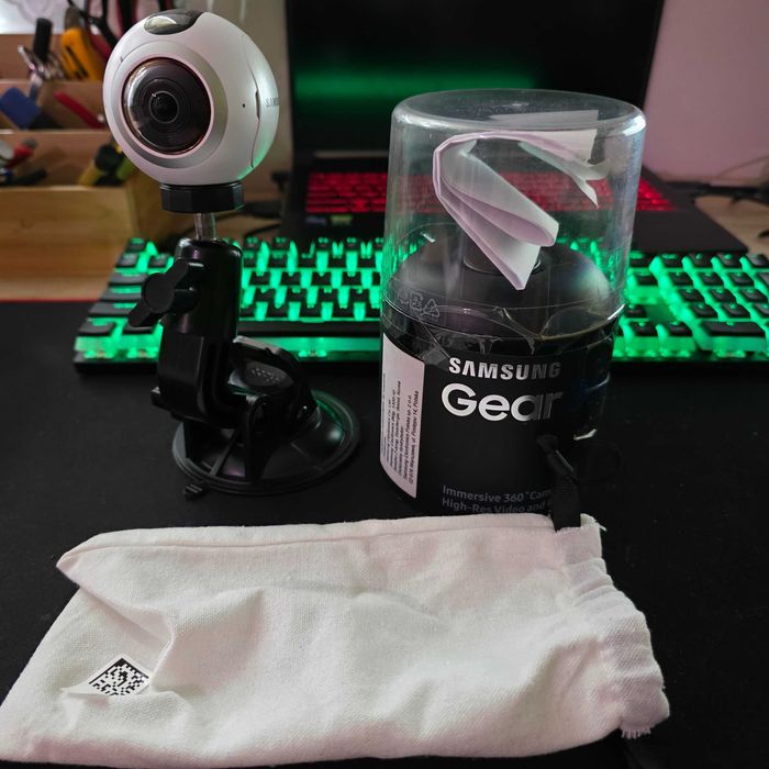 Samsung Gear 360 - kamera 360 stopni / karta 64gb