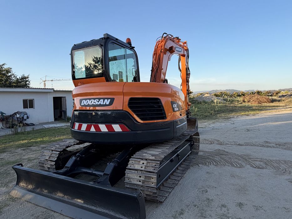 Giratoria Doosan DX80 R