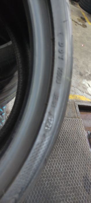Pneus 255/30/21 Goodyear semi novos