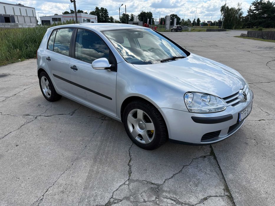 VW Golf V | 1,4 MPI | 5 drzwi | klima | zarejestrowany |