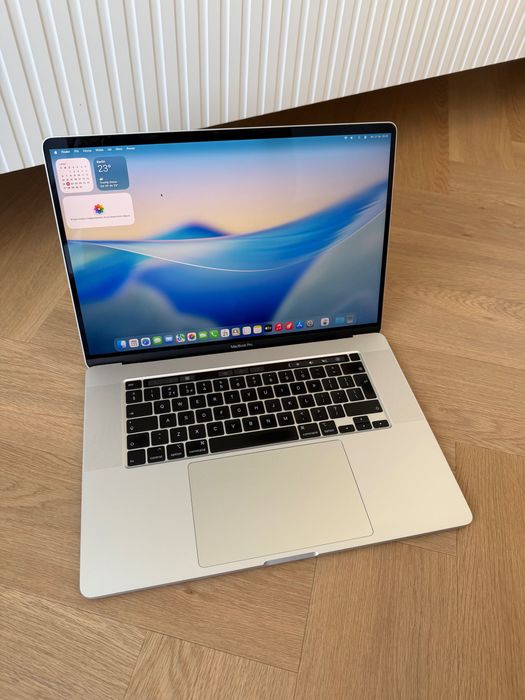 Idealny MacBook Pro 16” 16/512 GB TOUCH BAR SILVER w idealnym stanie!