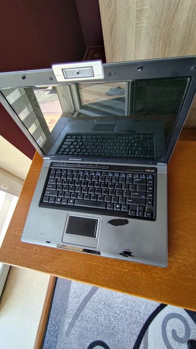 Laptop Asus F5RL uszkodzony