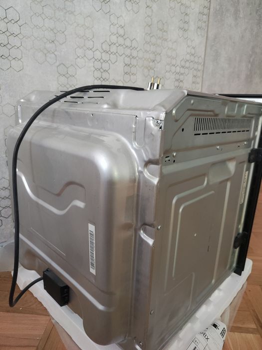 Вбудована духова шафа Hotpoint Ariston в чудовому стані