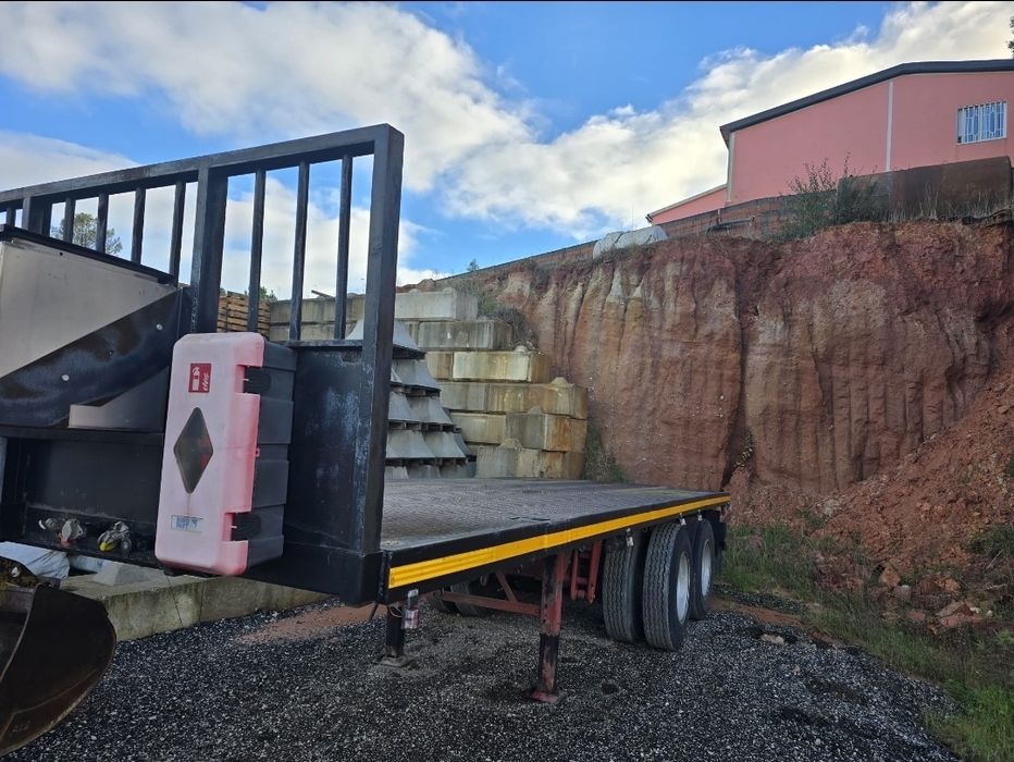 Reboque Curto Compacto