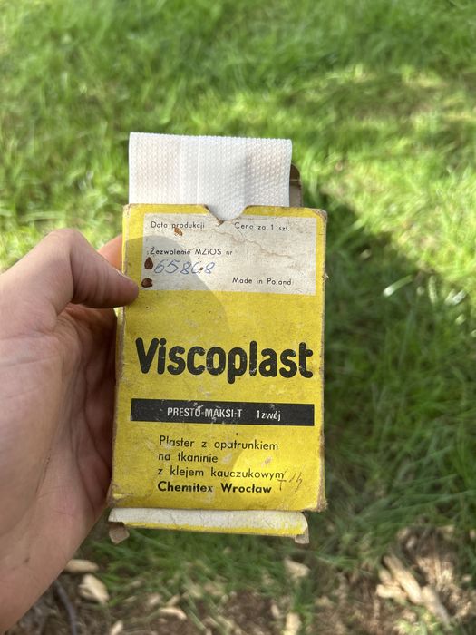 Stara Apteczka z wyposażeniem PRL