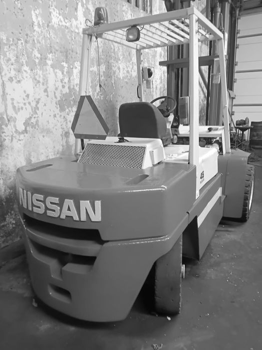Empilhador 45 NiSSAN