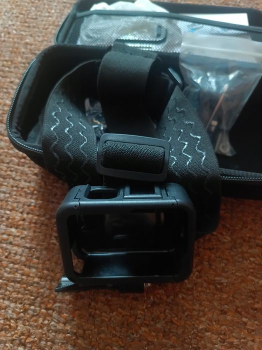 Екшн-камера GoPro HERO11 Black з кріпленням