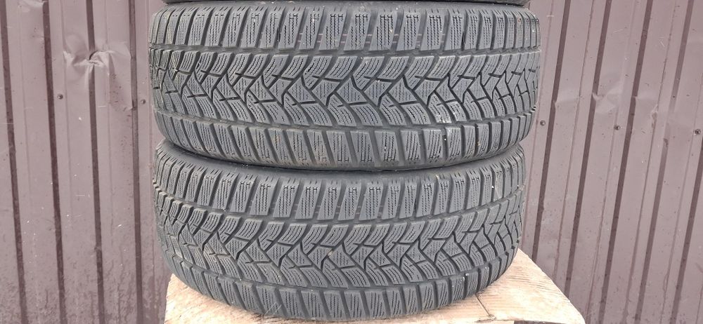 Зимові шини DUNLOP215/55R17 097...648...0812