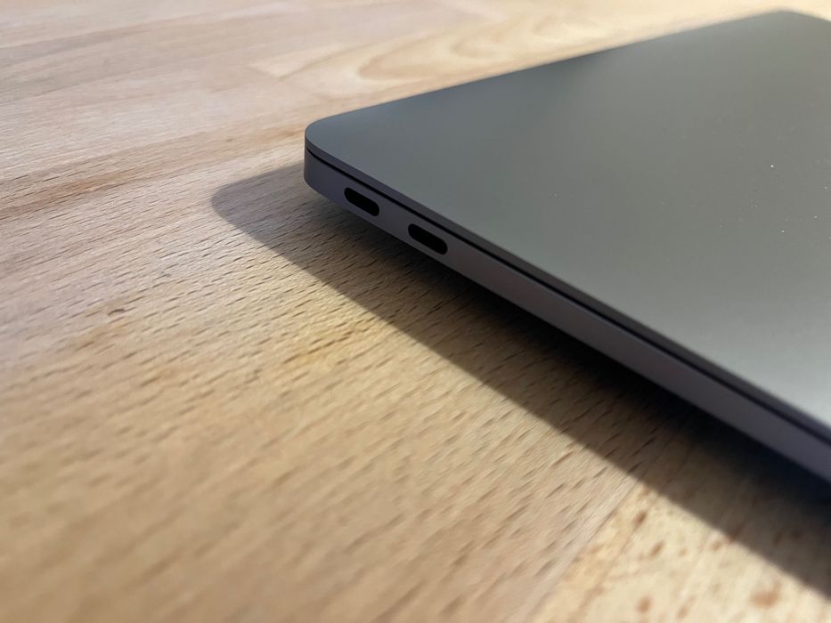 Macbook Air M1, 16GB Ram, 1TB SSD, German Keyboard, 8-core GPU/ CPU