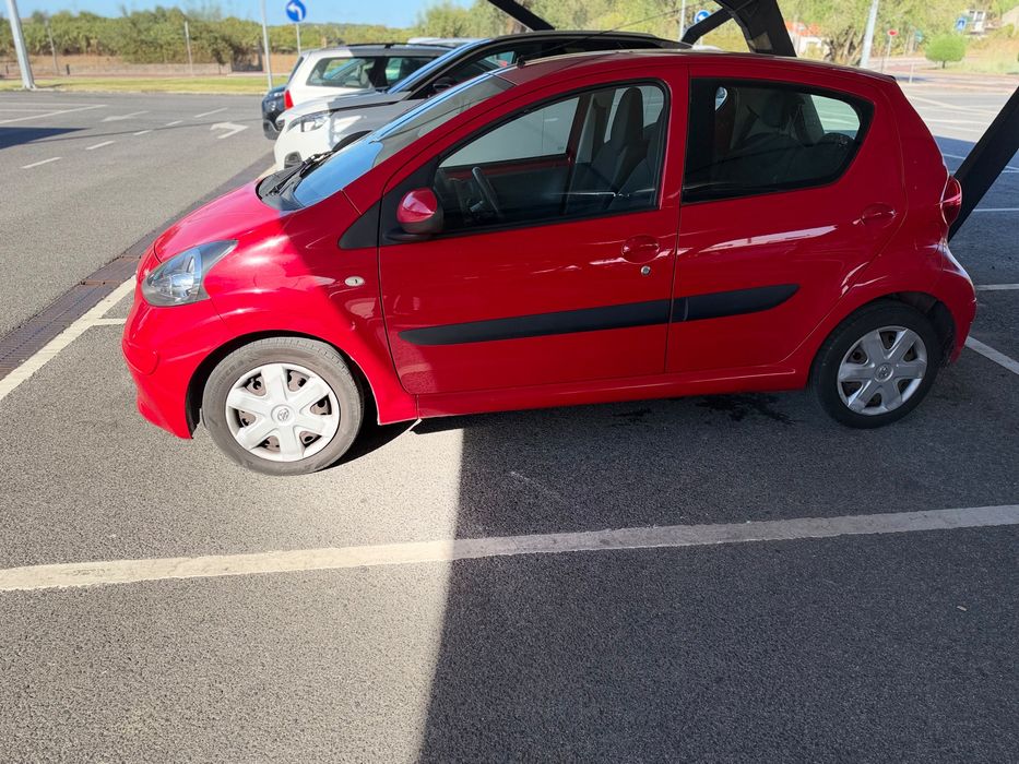 Toyota aygo 1.0 2012 — photo 5
