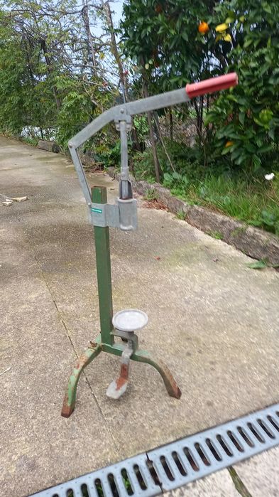 Engarrafador em estado razoável