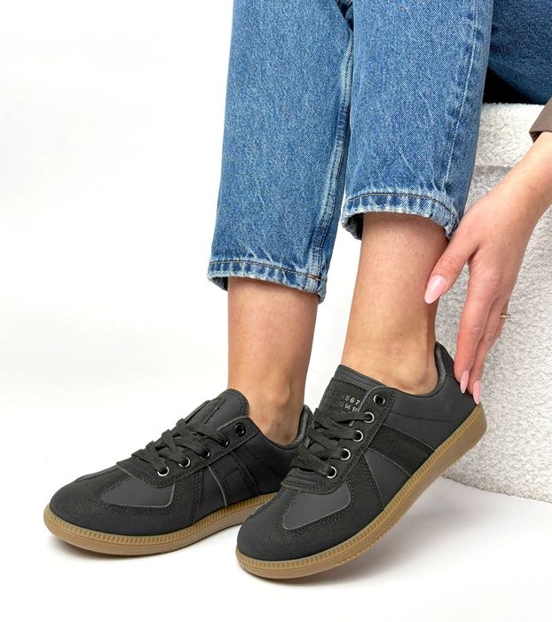 Czarne sneakersy na platformie Valentine