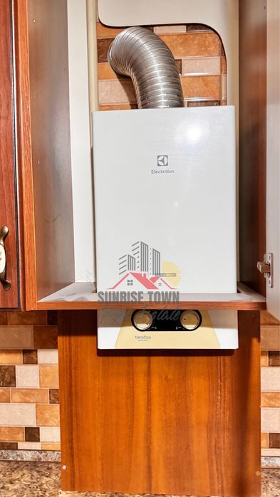 Здам 4 х кімнатний будинок у районі Епіцентру зі своїм двором і АО