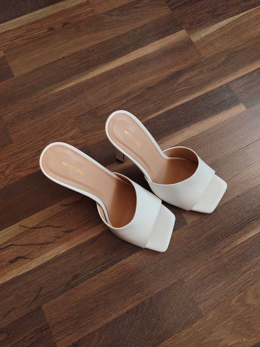 Білі туфлі prettylittlething 36 - 36.5 розмір