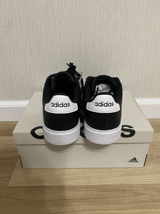Продам Adidas Grand Court Shoes