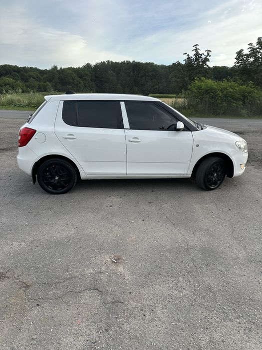 Продам skoda fabia 2 2012 року