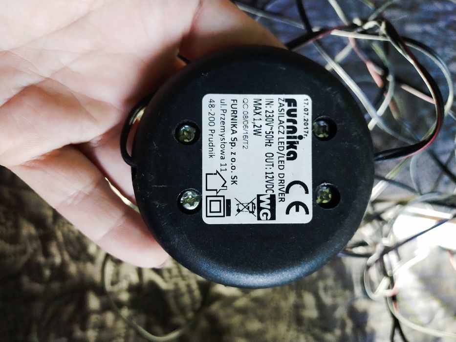 Podświetlenie LED do akwarium 12V – praktycznie nowe, komplet