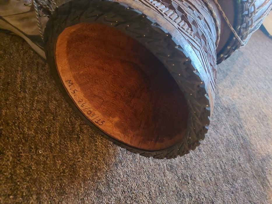 Djembe średnica 32 cm. W pełni sprawne + pokrowiec transportowy. Ruda