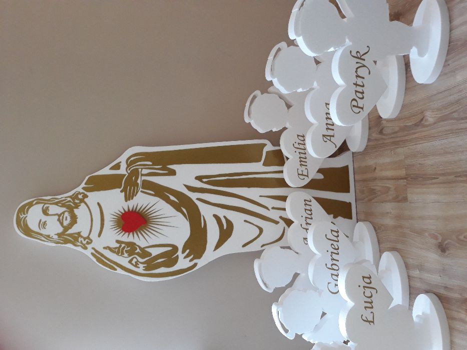 Postać Pana Jezusa z sercem  Pierwsza Komunia  ołtarz Boże Ciało