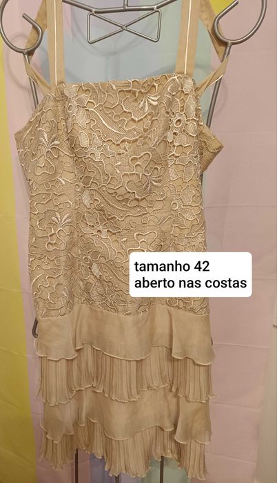Cada peça 5 euros. Roupa variada