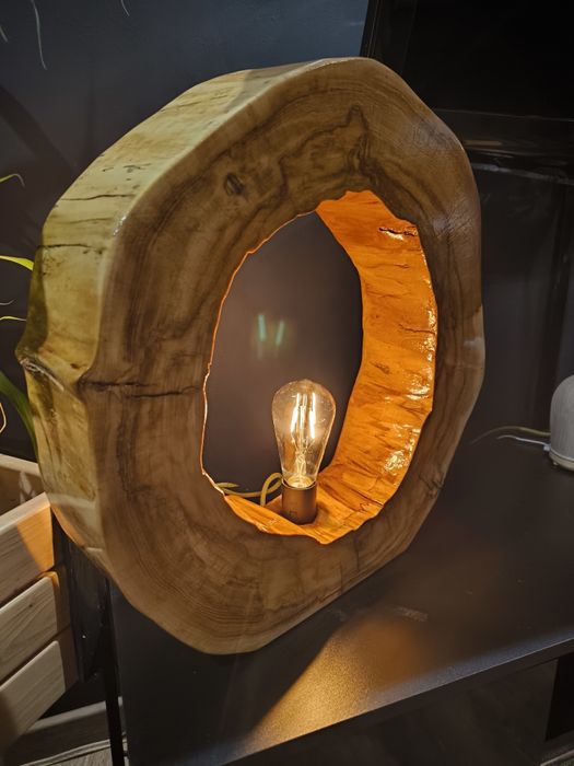 Lampa loft z plastra drewna