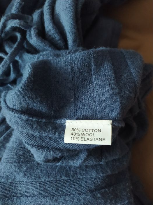 Asymetryczny sweterek narzutka