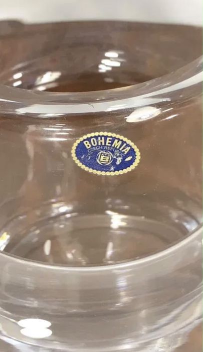 Vaso em formato de cogumelo da Bohemia.