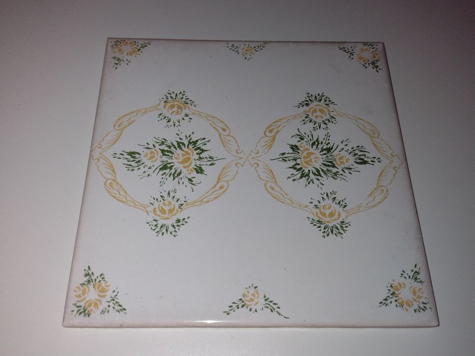 Vendo azulejos antigos por usar