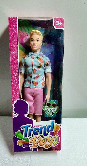 Лялька в коробці. Хлопець