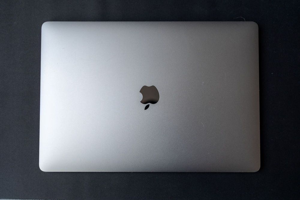 Apple MacBook Pro 15" A1707 Intel i7 | 16 GB | 256 GB | RETINA