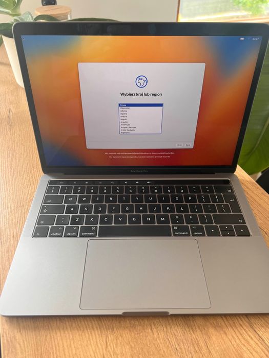 MacBook Pro 13", v2017r., 3,1GHz Intel I5, 16GB ram, 256GB, Touch bar