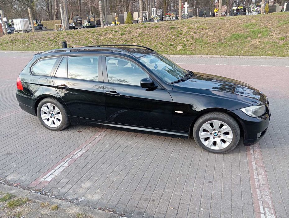 BMW E90 318i 2,0 benzyna 2010 rok